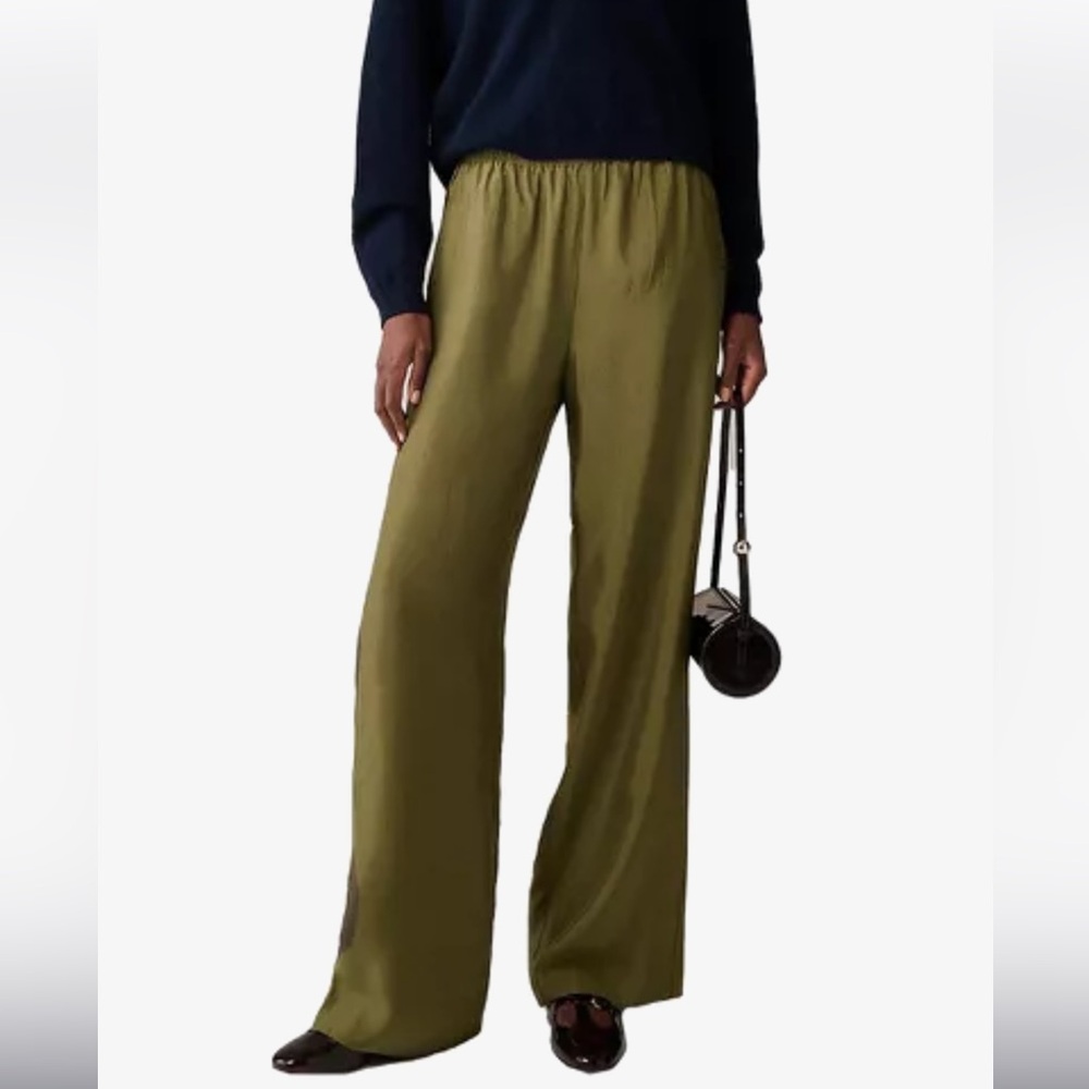J. Crew Stratus pant in textured satin Frosted Olive Size Medium NWT!